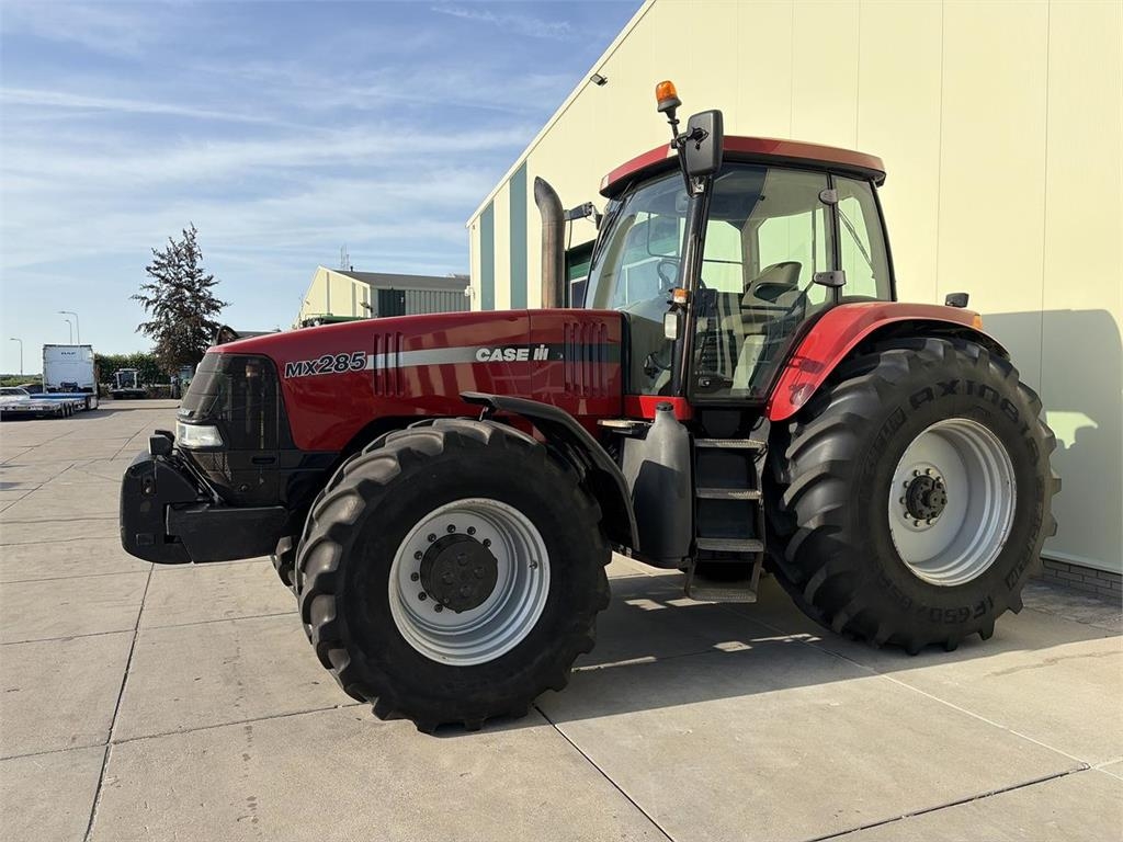 Case IH Magnum MX 285