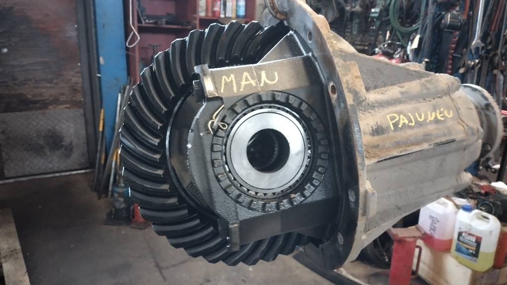MAN HY-1350 takaperä 3,70