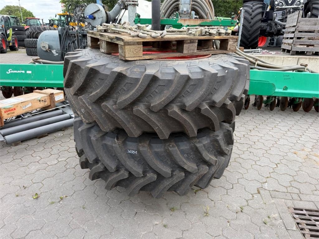 Starmaxx 2 Zwillingsräder 520/70R38 mit Verschlüssen