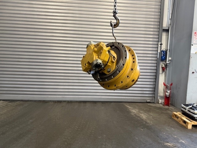 CAT AP300D FINAL DRIVE