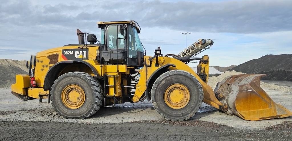 CAT 982 M