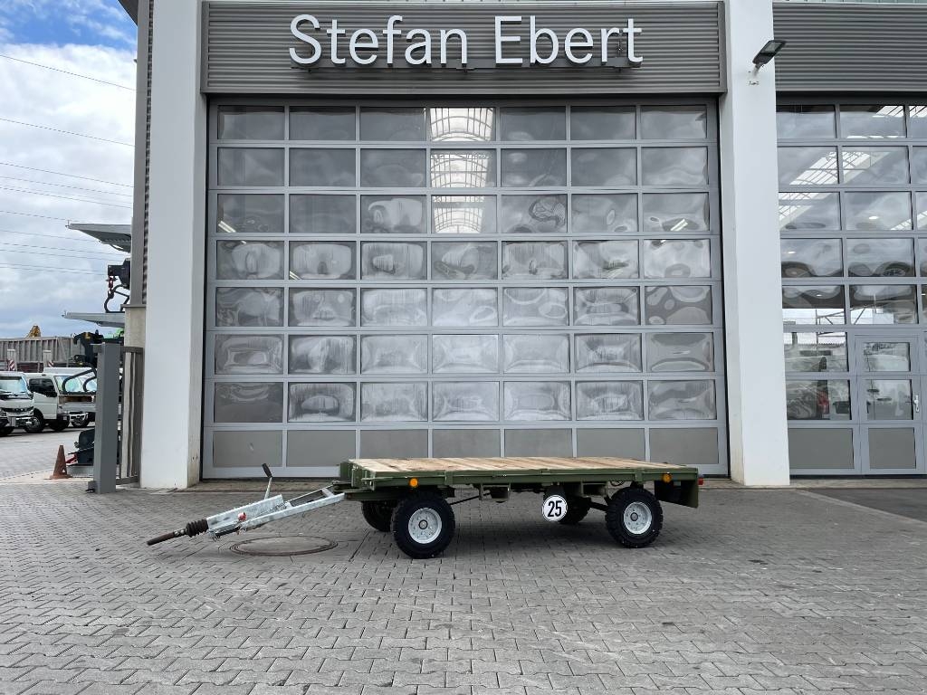 Pefra Anhänger 3100 / Länge: 2,55 m / 2.810 kg / 2018