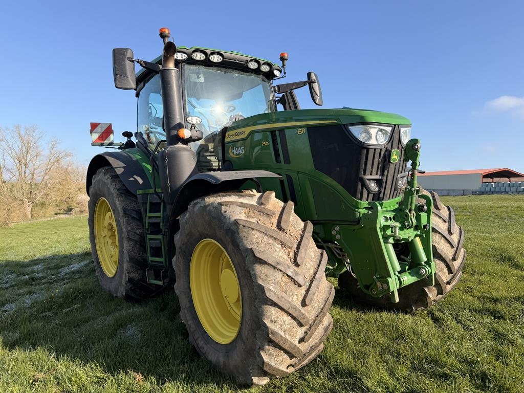 John Deere 6R250