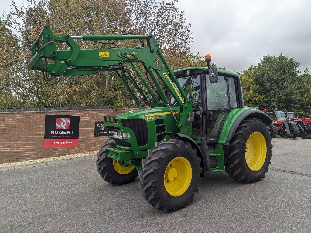 John Deere 6230