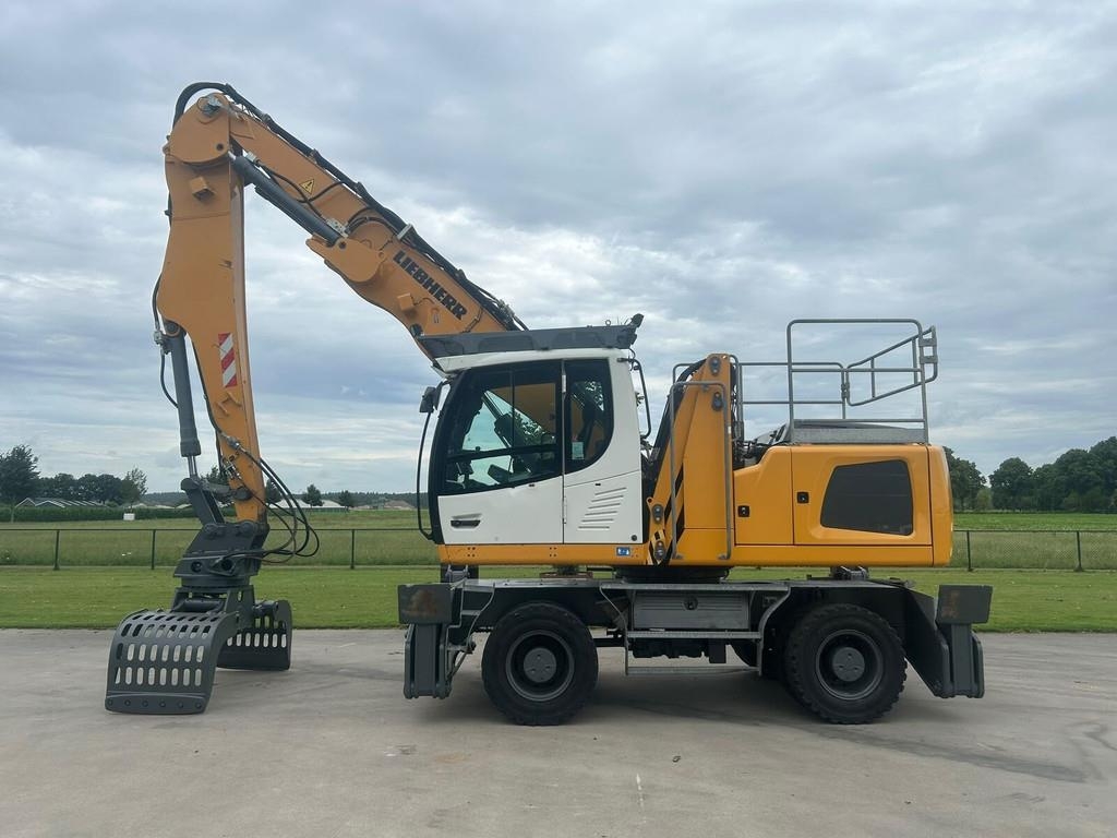 Liebherr LH 24