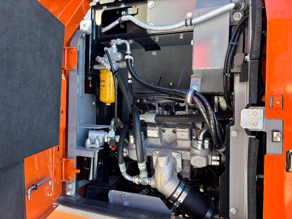 Hitachi ZX 180 LC / Pienet tunnit, Rasvari, Stage V kuva 10