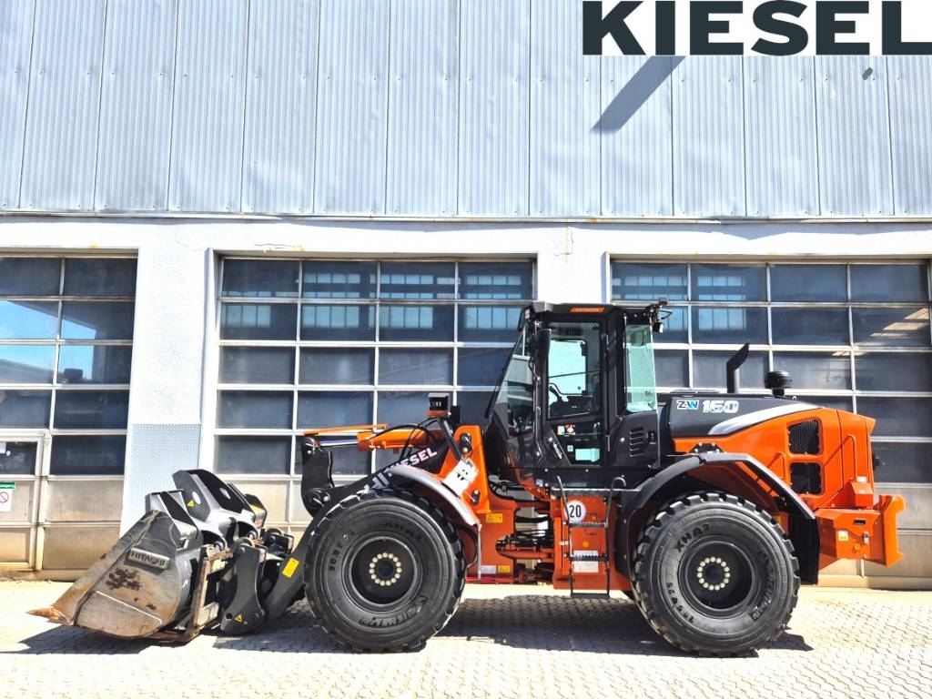 Hitachi ZW 160-7