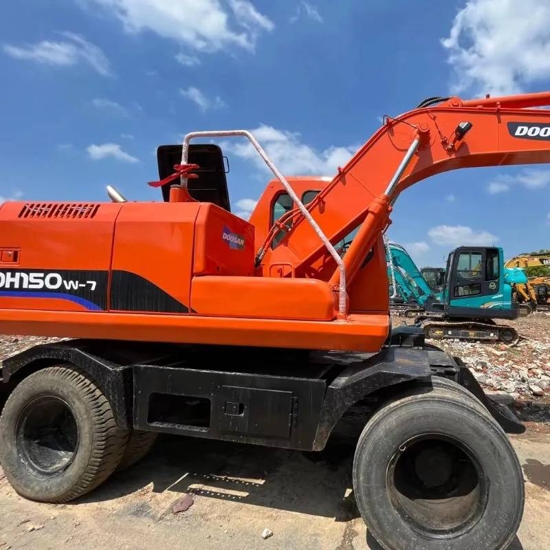Pelle sur pneus Doosan DH 150 W-7 — occasion 2024, 964 h