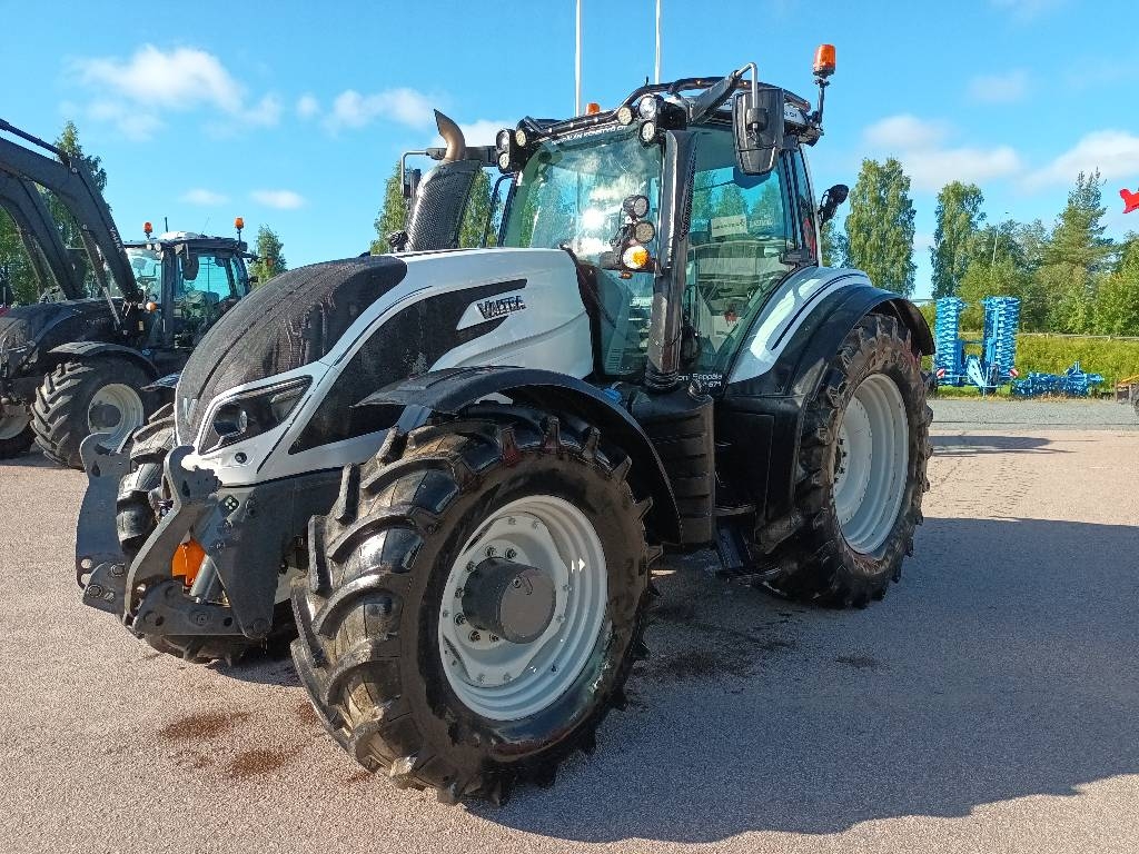 Valtra T254 Versu Auto Guide