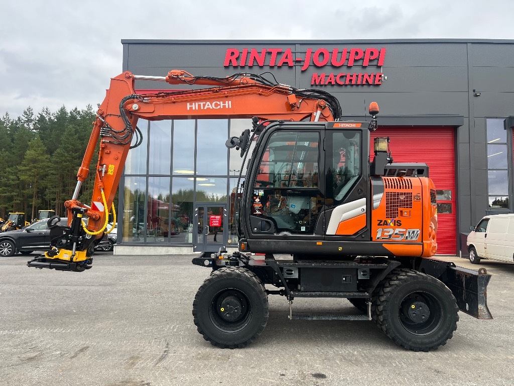 Hitachi ZX 135 W-7 / Huippu varusteet, Vuokrakone!