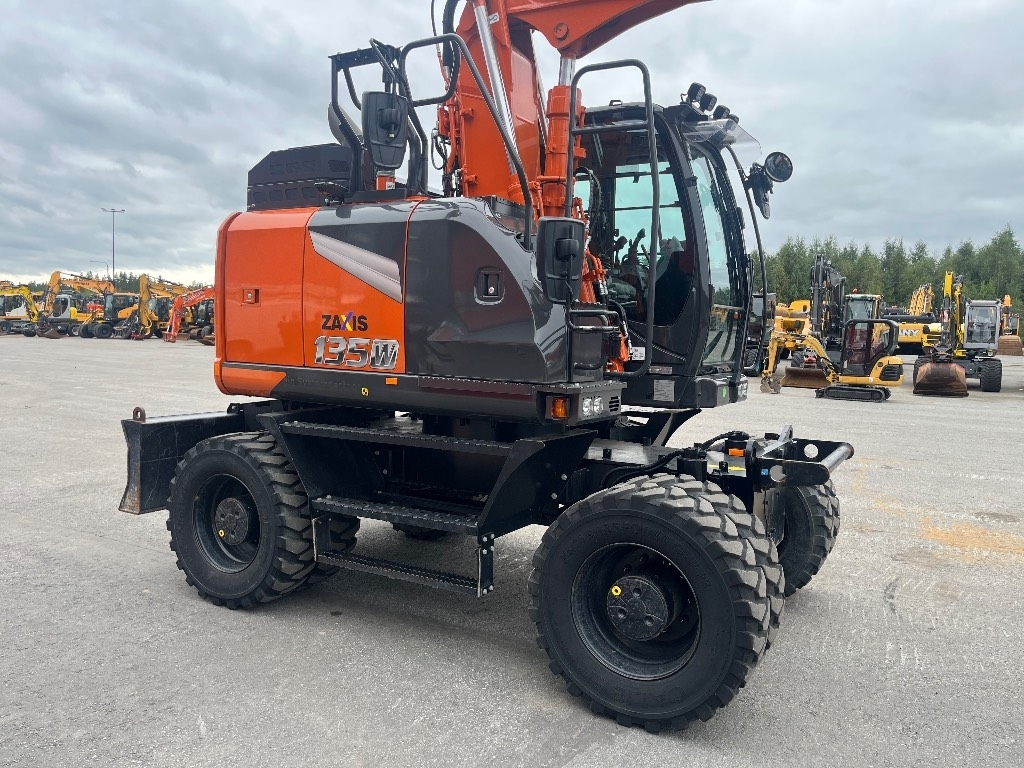 Hitachi ZX 135 W-7 / Huippu varusteet, Vuokrakone! kuva 6