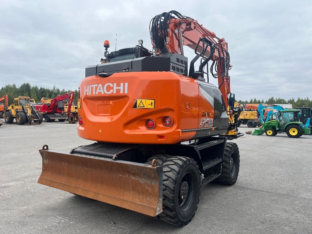 Hitachi ZX 135 W-7 / Huippu varusteet, Vuokrakone! kuva 5