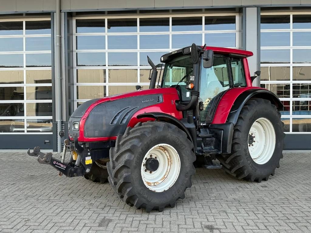 Valtra T132 direct met Fronthef en PTO
