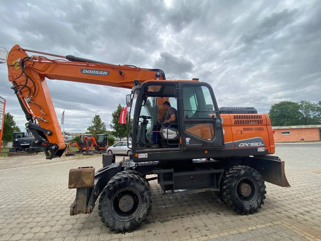 Pelle sur pneus Doosan DX190W-5 — occasion 2020, 3 134 h