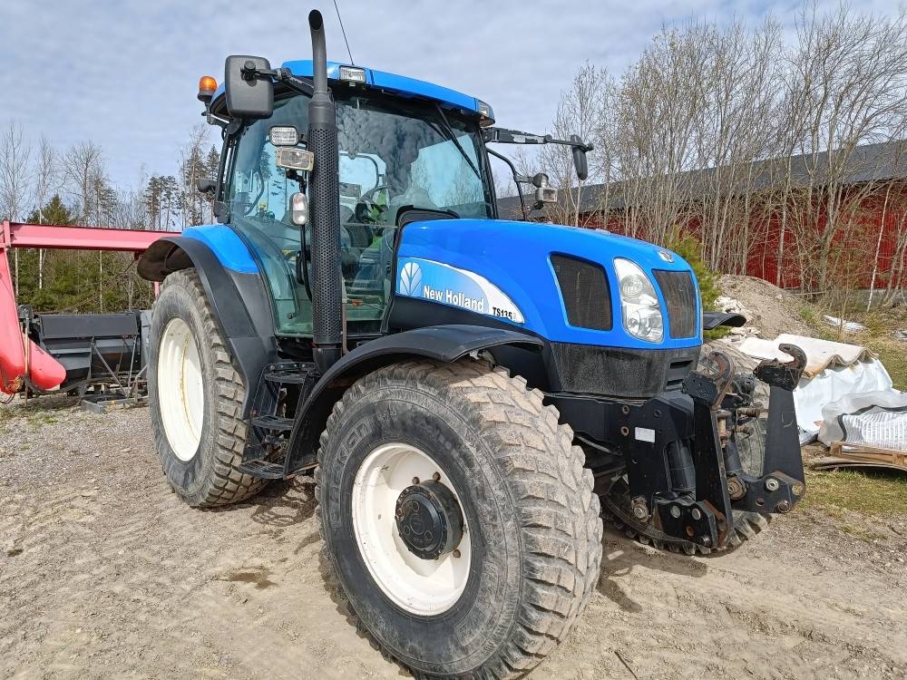 New Holland TS135A Plus