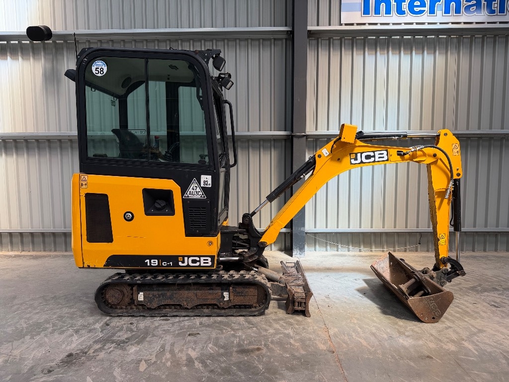 JCB 19 C-1