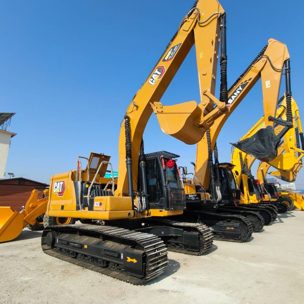 CAT 323