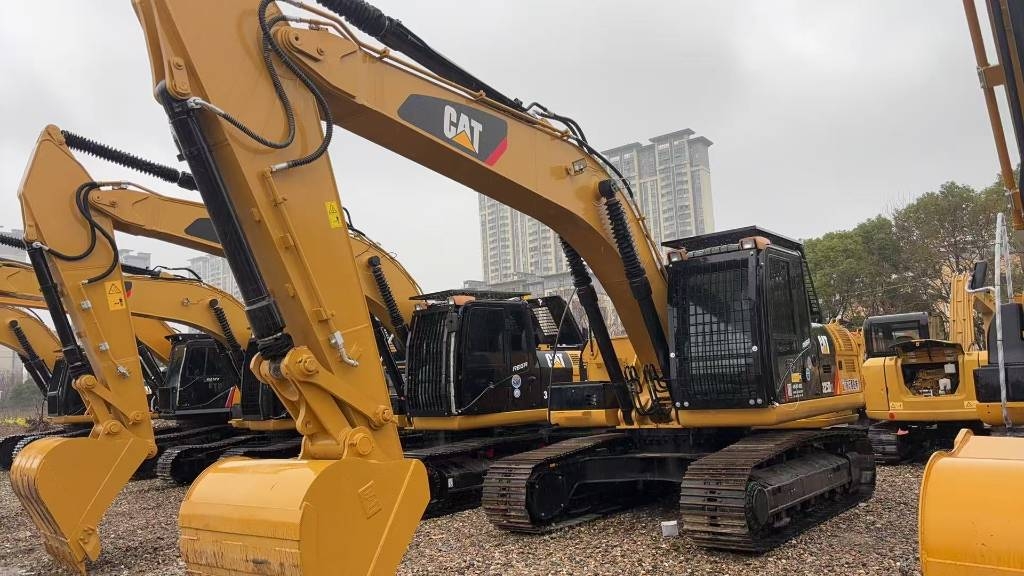 CAT 325 D L
