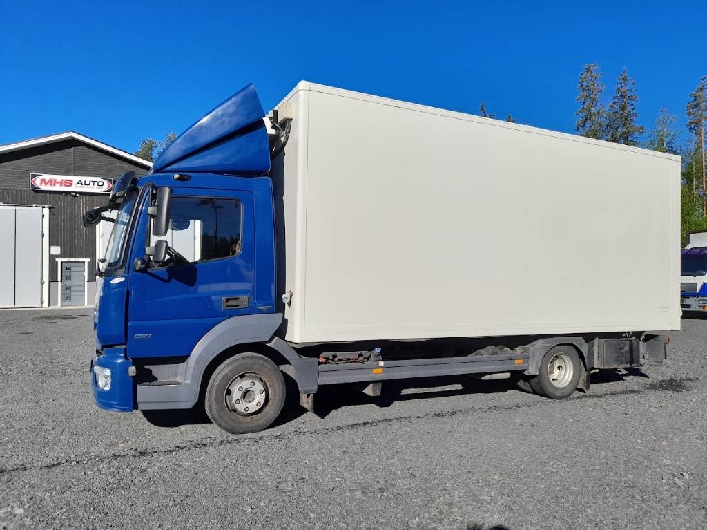 Mercedes-Benz Atego 821