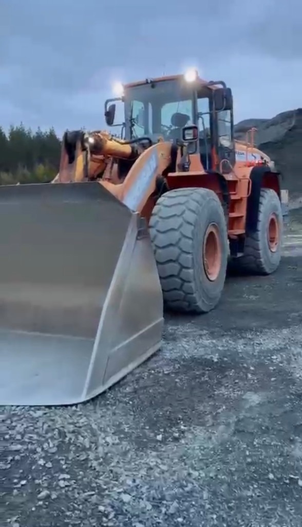 Chargeuse sur pneus Doosan DL 450 / Hyvät varusteet, Pienet tunnit, Tulossa! — occasion 2010, 5 500 h