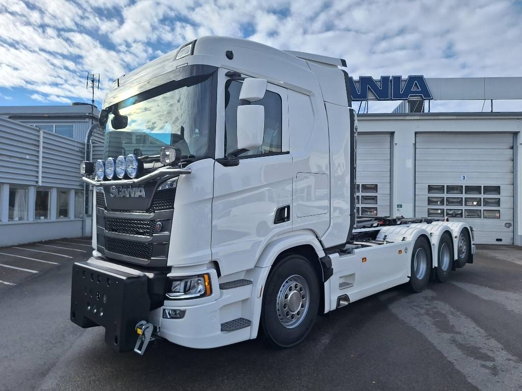 Camion ampliroll Scania R590 8X4*4 — occasion 2026