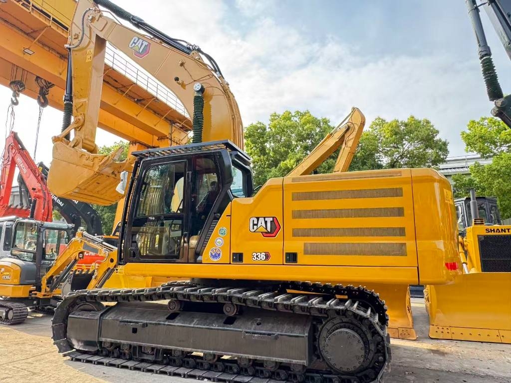 Pelle sur chenilles Caterpillar 336 — occasion 2023, 800 h