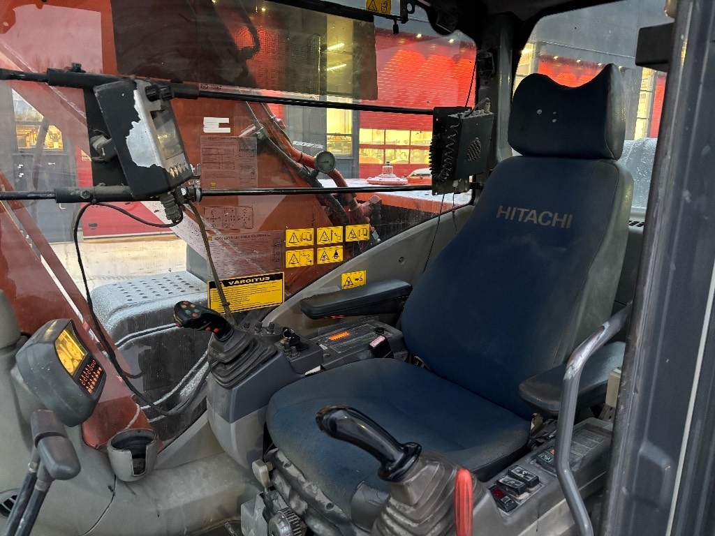 Hitachi ZX 250 LC / Myyty, Sold kuva 14