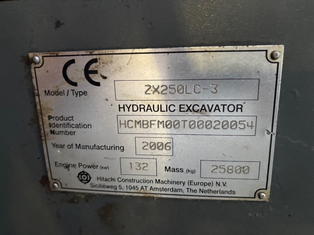 Hitachi ZX 250 LC / Myyty, Sold kuva 8
