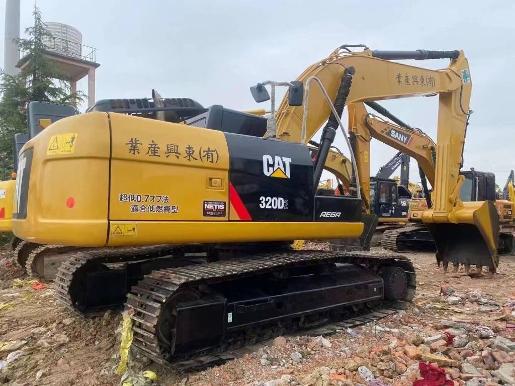 Pelle sur chenilles Caterpillar 320 D — occasion 2023, 2 125 h