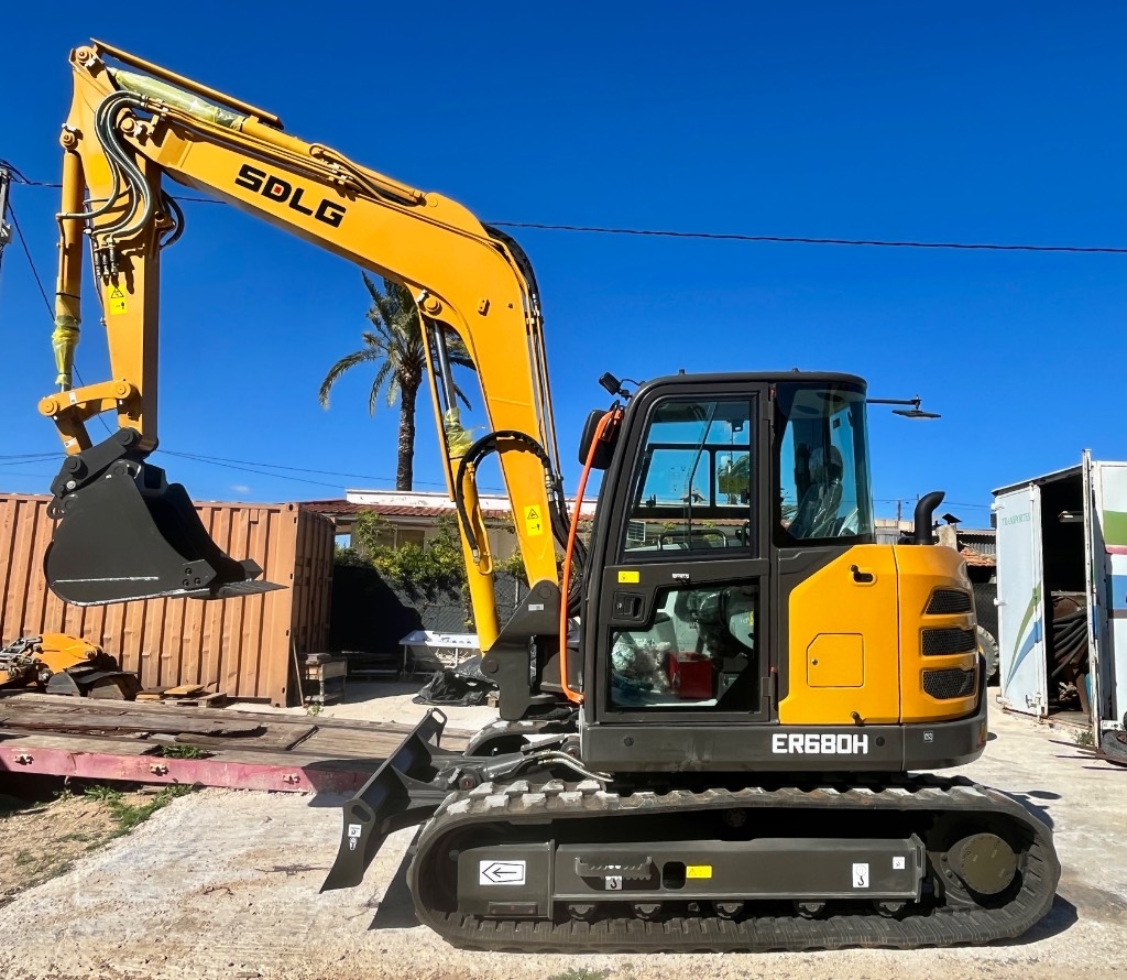 SDLG ER680H