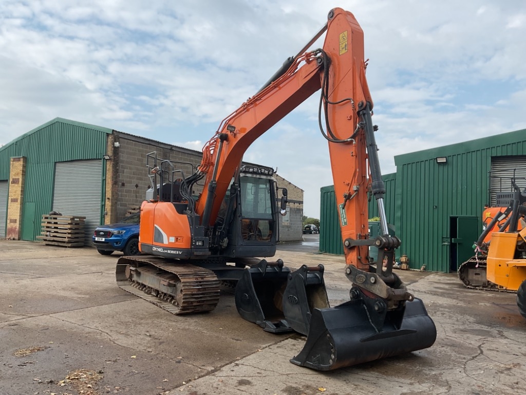 Pelle de manutention Doosan DX140LCR-5 — occasion 2021, 3 006 h