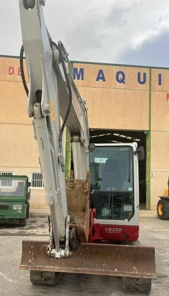 Takeuchi TB 250