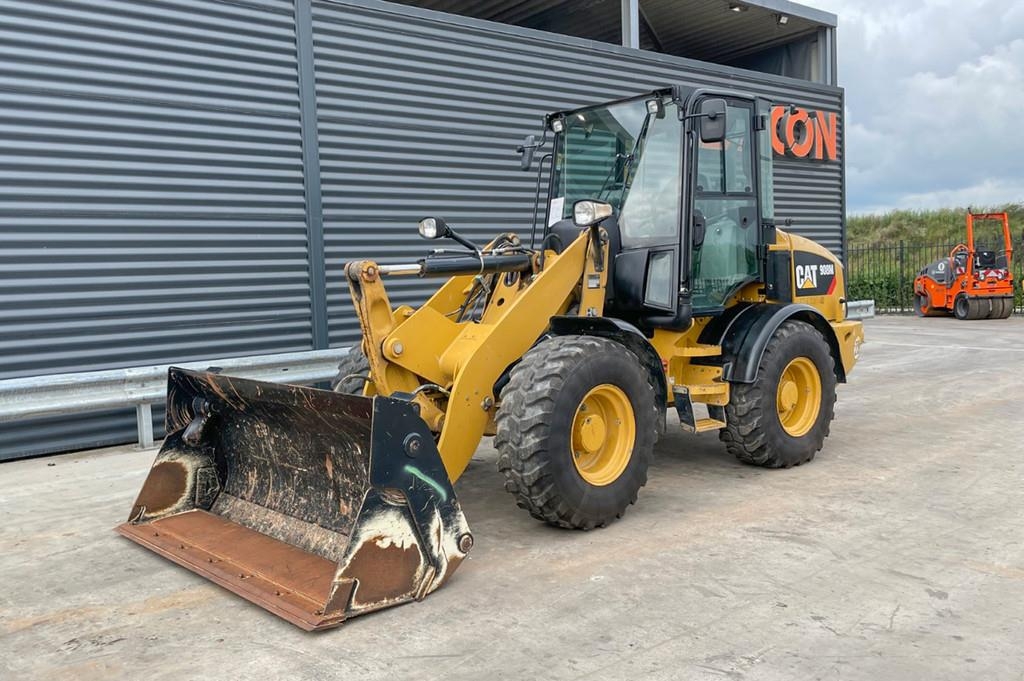 Chargeuse sur pneus Caterpillar 908M — occasion 2017, 2 882 h