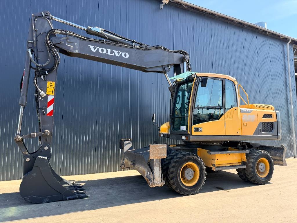 Pelle sur pneus Volvo EW180D — occasion 2014, 7 801 h