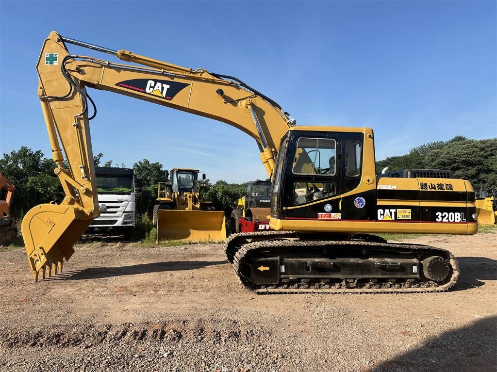 Pelle sur chenilles Caterpillar 320B — occasion 2021