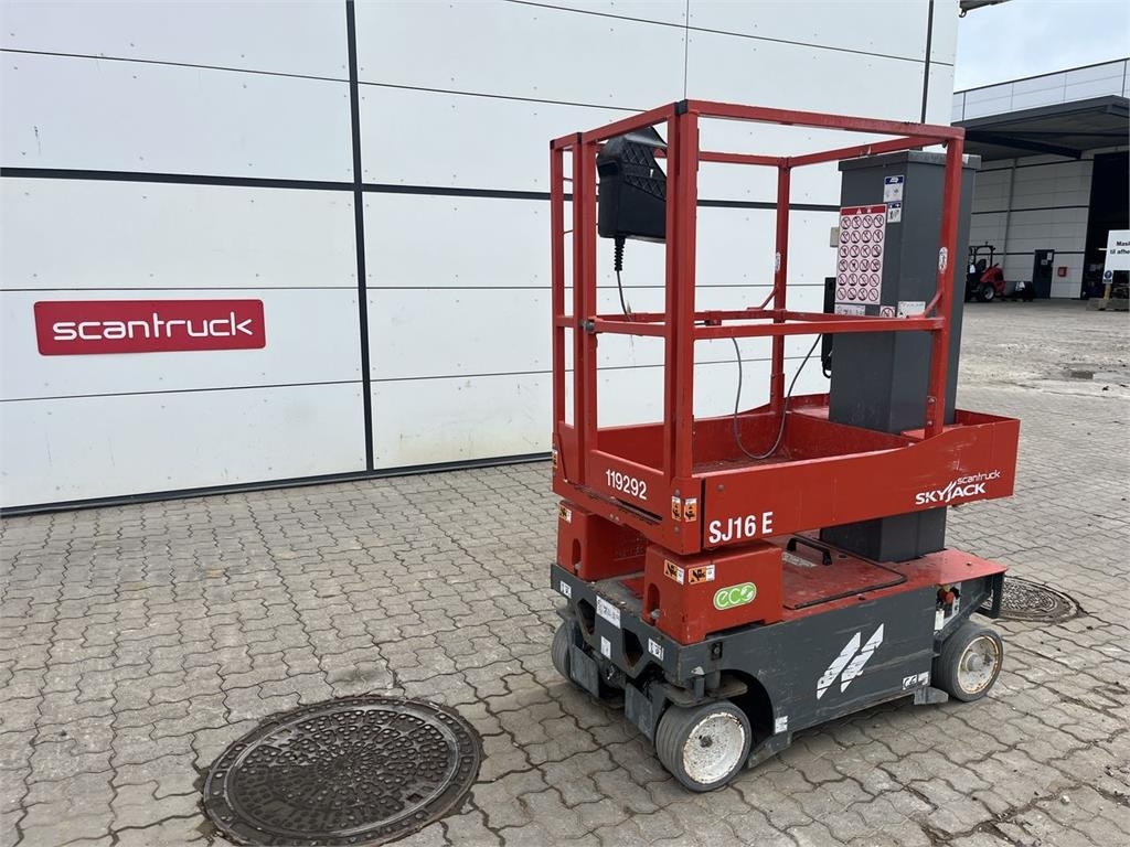 SkyJack SJ16 E