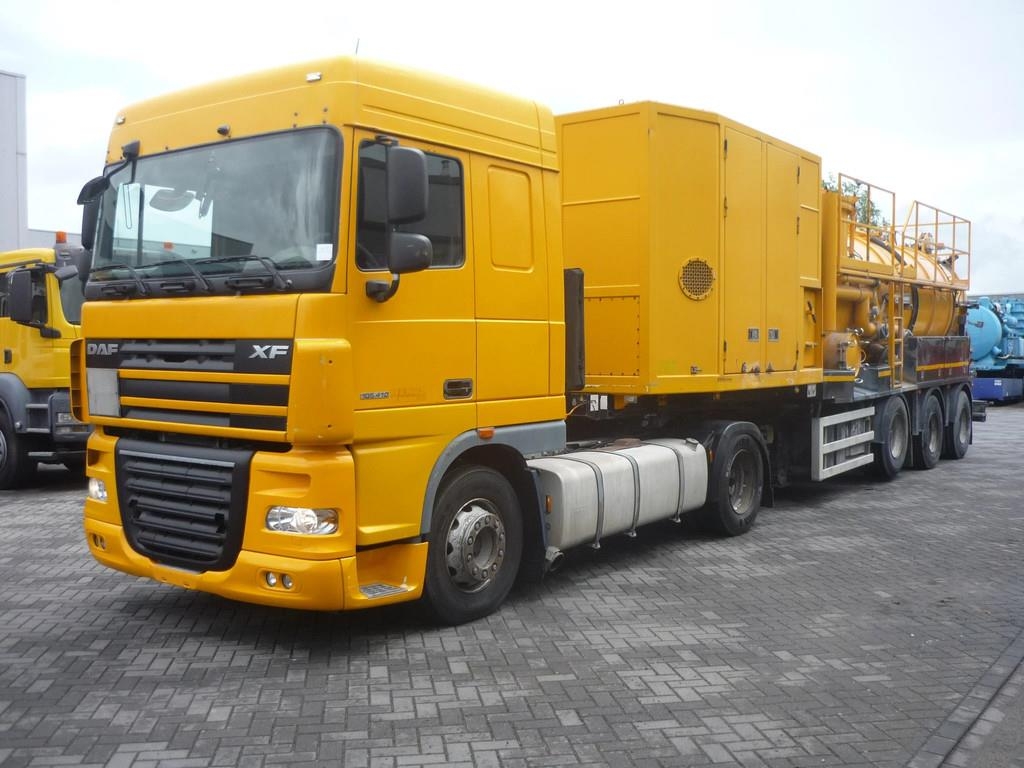 Renders ROC 16.30 Droge stoffen oplegger Met DAF XF