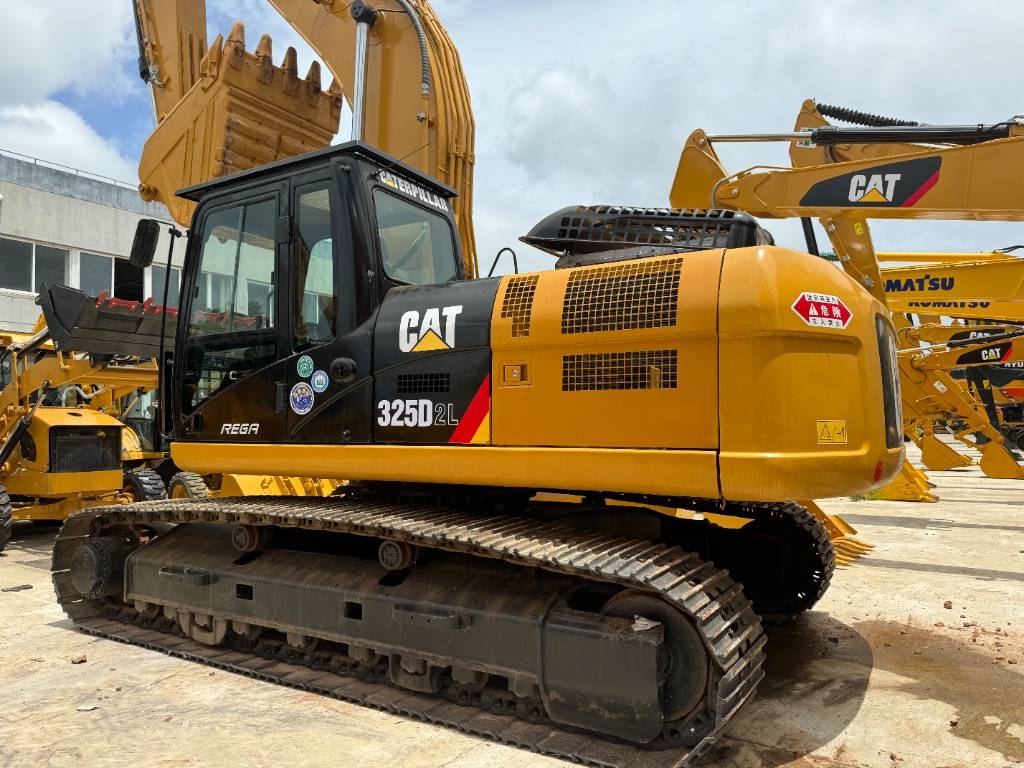 Pelle sur chenilles Caterpillar 325 D L — occasion 2023, 1 200 h