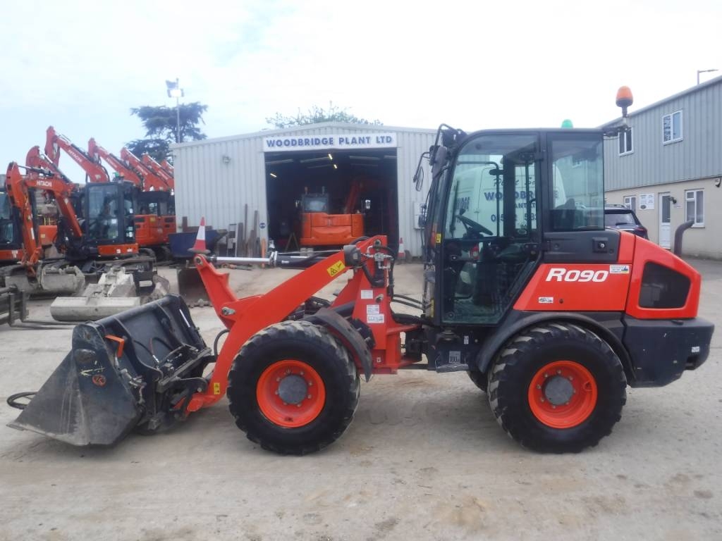Kubota R 090