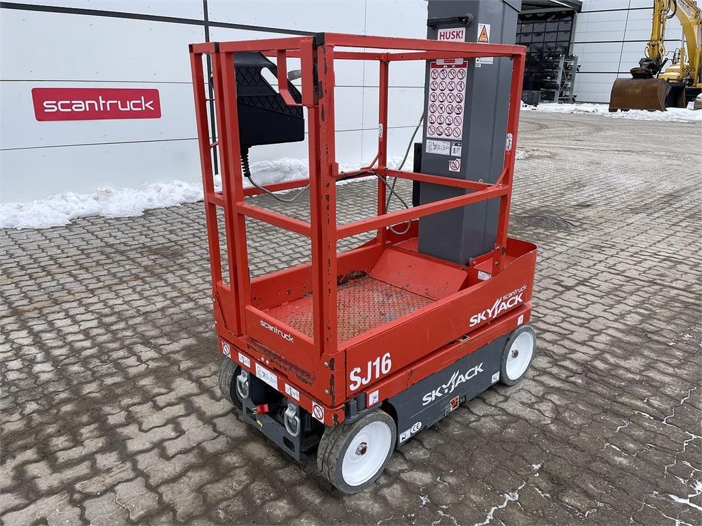 SkyJack SJ16