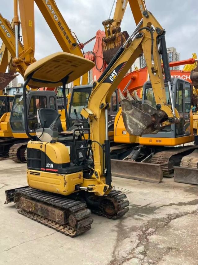 Mini-pelle Caterpillar 301.5CR — occasion 2025, 325 h