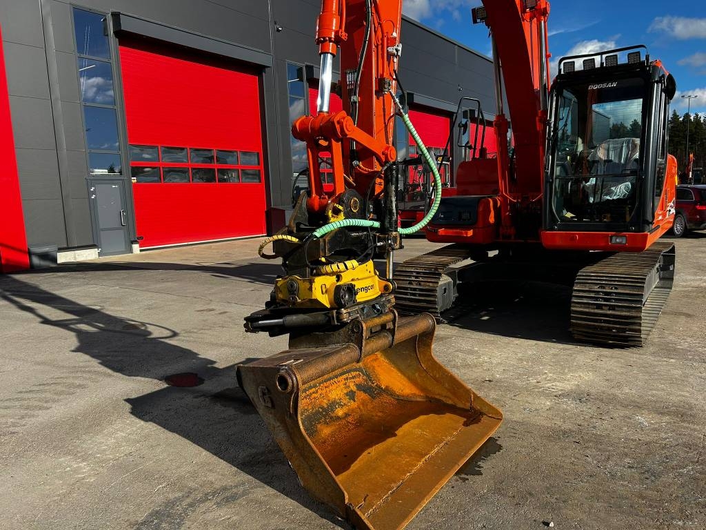 Doosan DX 140 LC / Engcon, Smērviela, Spainis, bez alvijas. kuva 3