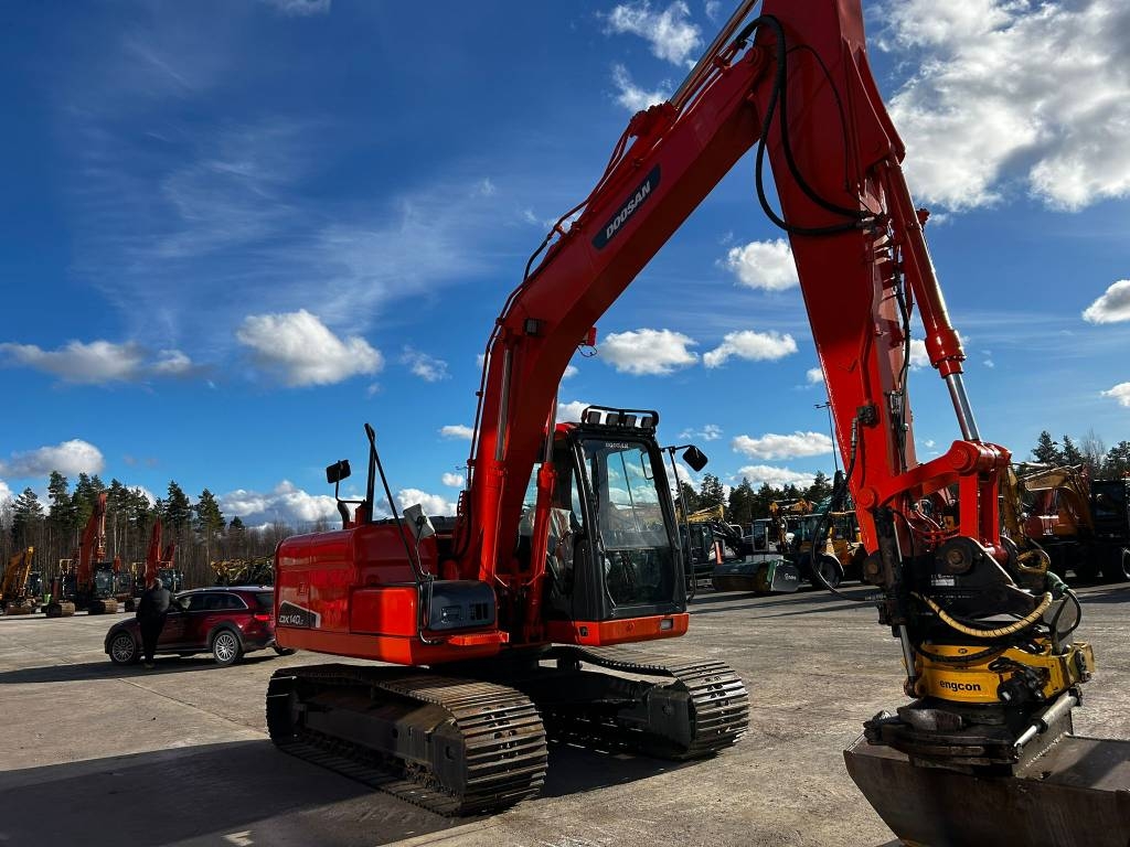 Doosan DX 140 LC / Engcon, Smērviela, Spainis, bez alvijas. kuva 4