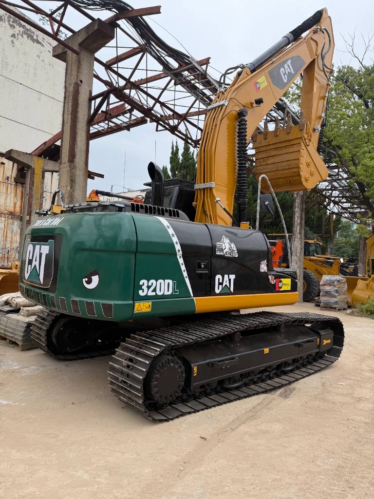 Pelle sur chenilles Caterpillar 320 D 3000 units excavators in stock — occasion 2024, 300 h