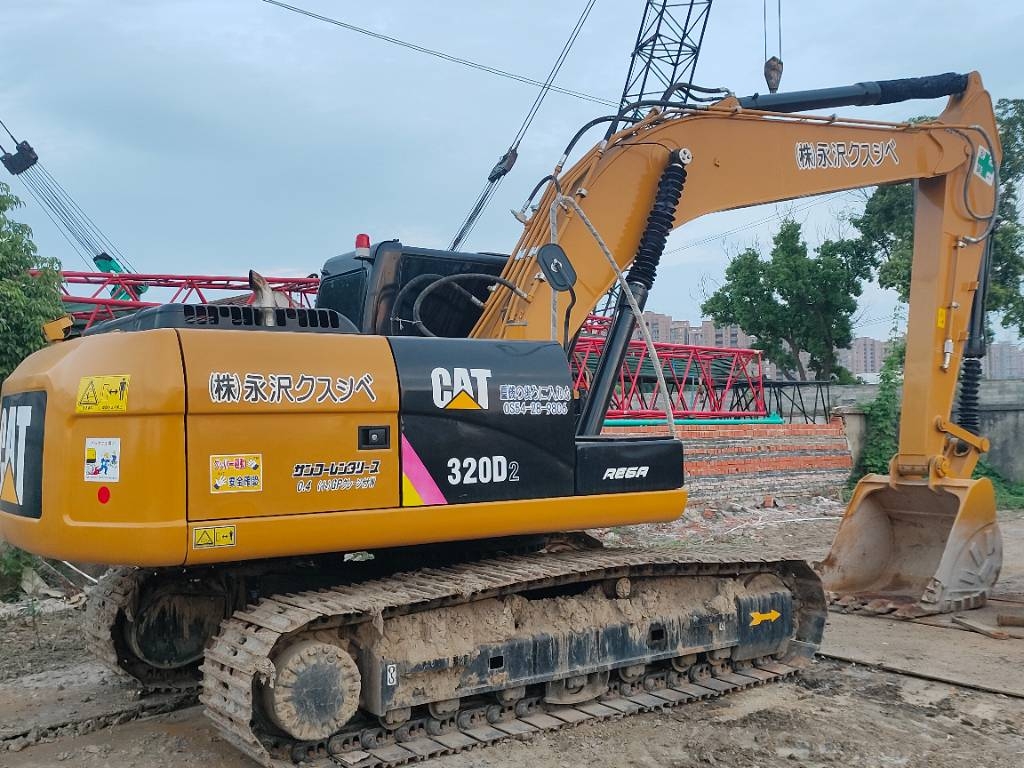 Pelle sur chenilles Caterpillar 320 D2 — occasion 2021