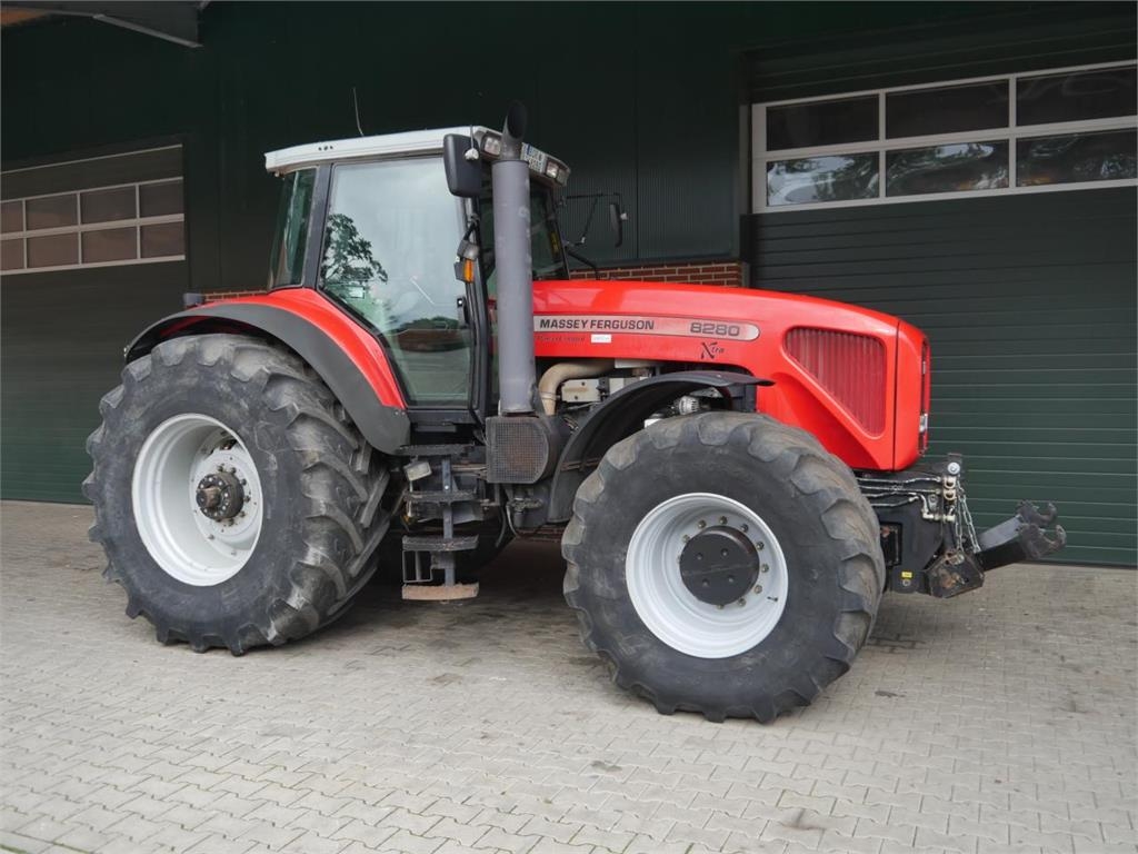 Tracteur agricole Massey Ferguson 8280 Xtra — occasion 2003, 12 560 h