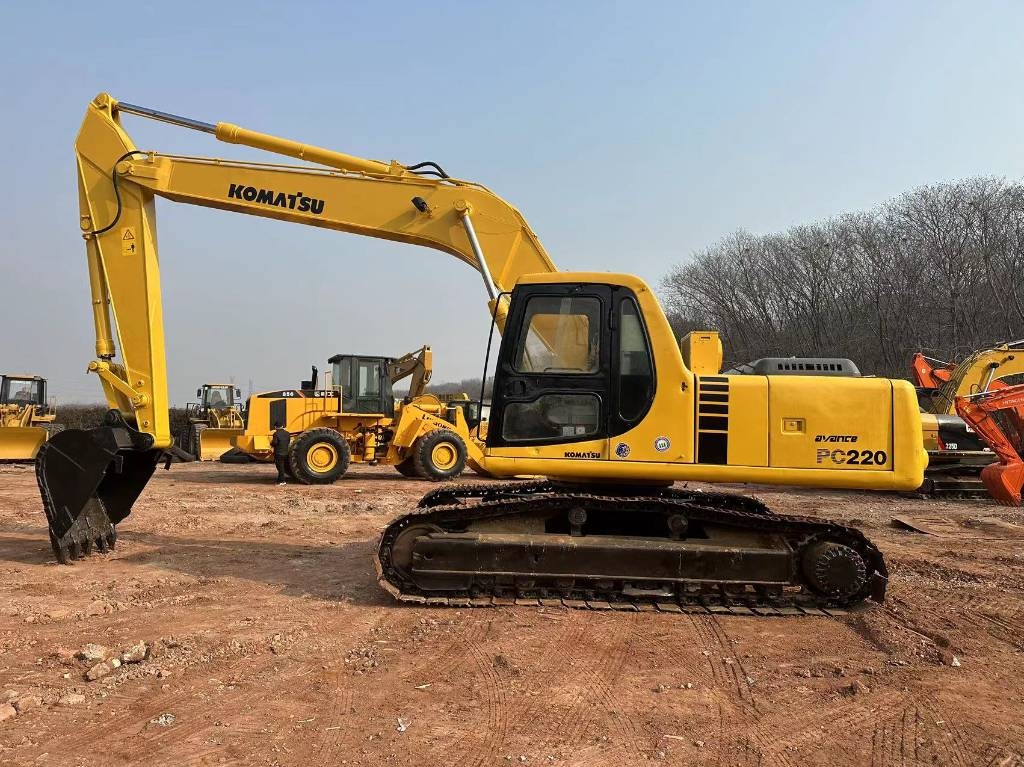 Pelle sur chenilles Komatsu PC 220 — occasion 2018, 2 900 h