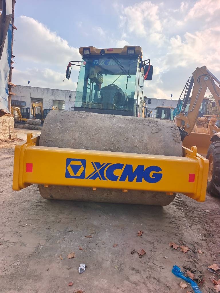 Rouleau monocylindre XCMG XS 223 J Source factory — occasion 2025, 90 h