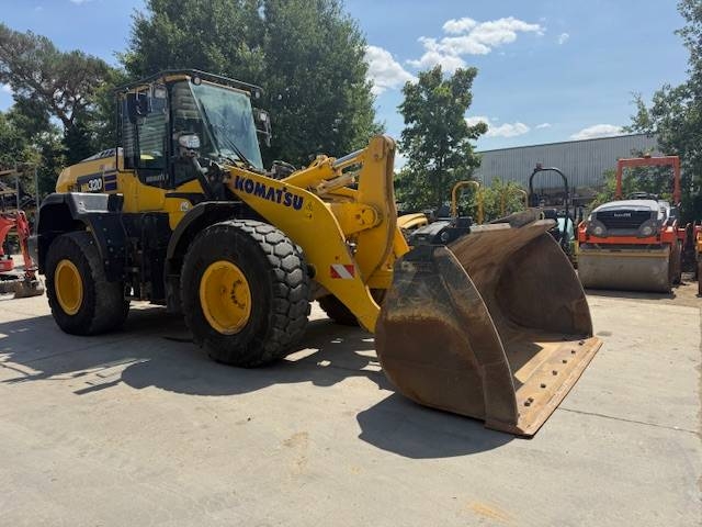 Komatsu WA 320