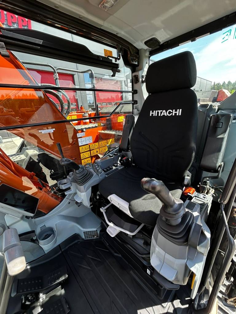 Hitachi ZX135USBL-7 / Myyty, Sold kuva 17